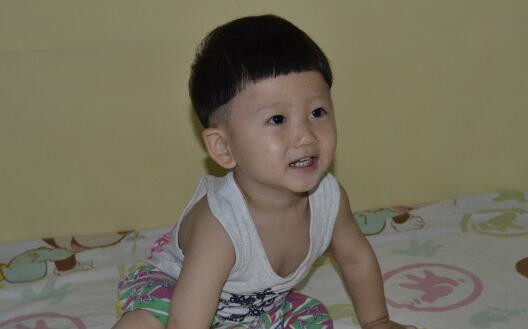 梦见自己生孩子男孩