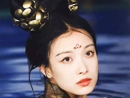 泪痣,滴泪痣图片大全 泪痣,滴泪痣图片大全